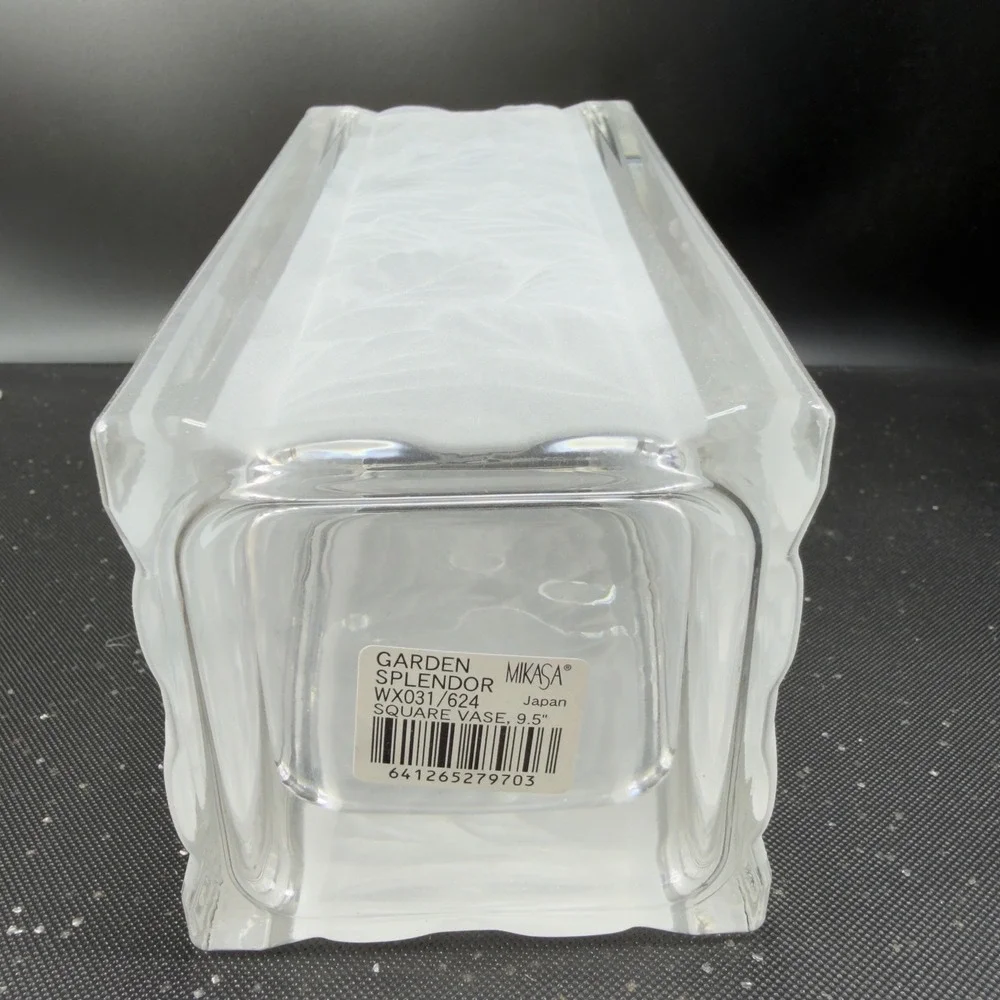 Mikasa Garden Splendor Square Vase‎ Frosted Leaf Crystal Japan New in Box Clear